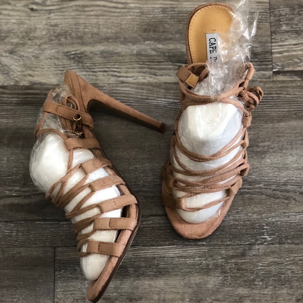 Heels - Picture 3 of 5